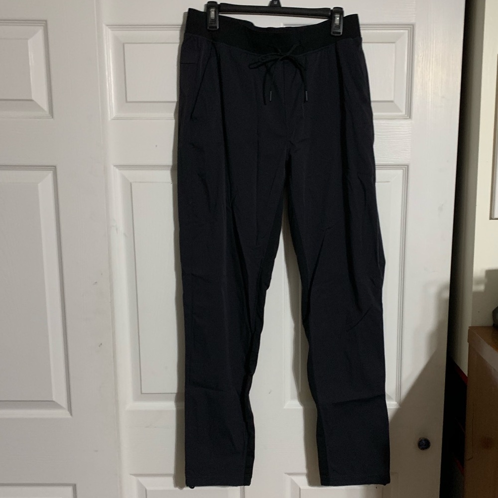 Lululemon men’s Great Wall pants